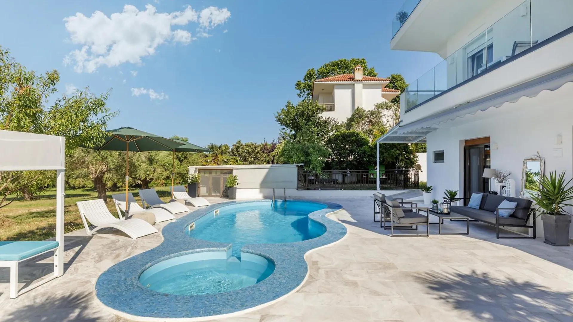 Stork Apartments Hanioti Greece