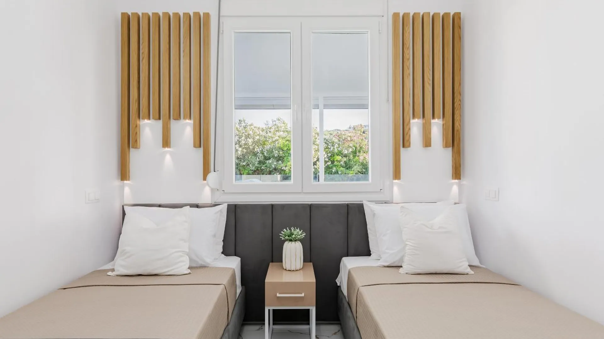 Stork Apartments Hanioti 0*,